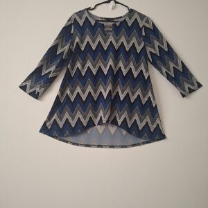 Blue and White Zigzag Patterned Top